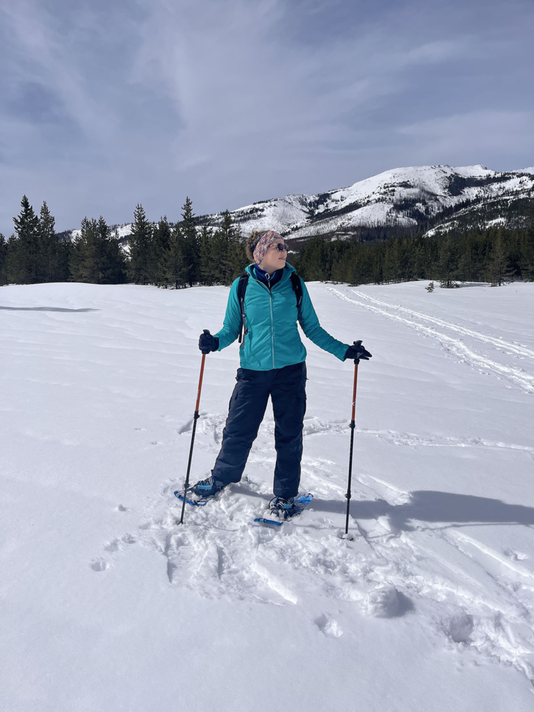 Sara skiing